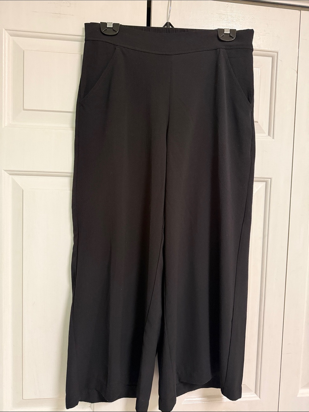 Max Edition Black Wide-Leg Pull-On Pants